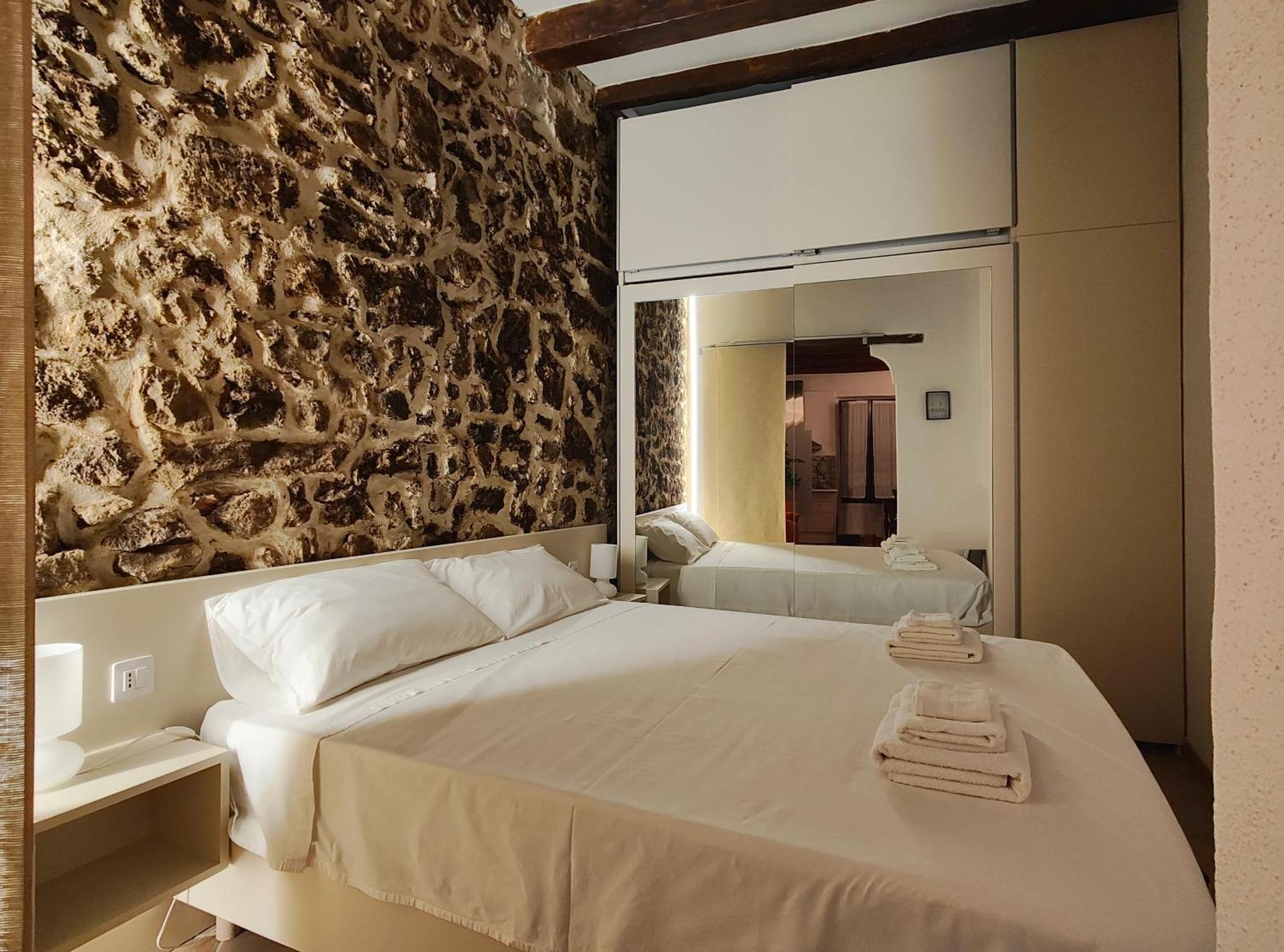 Old Town Apartment Альгеро Экстерьер фото