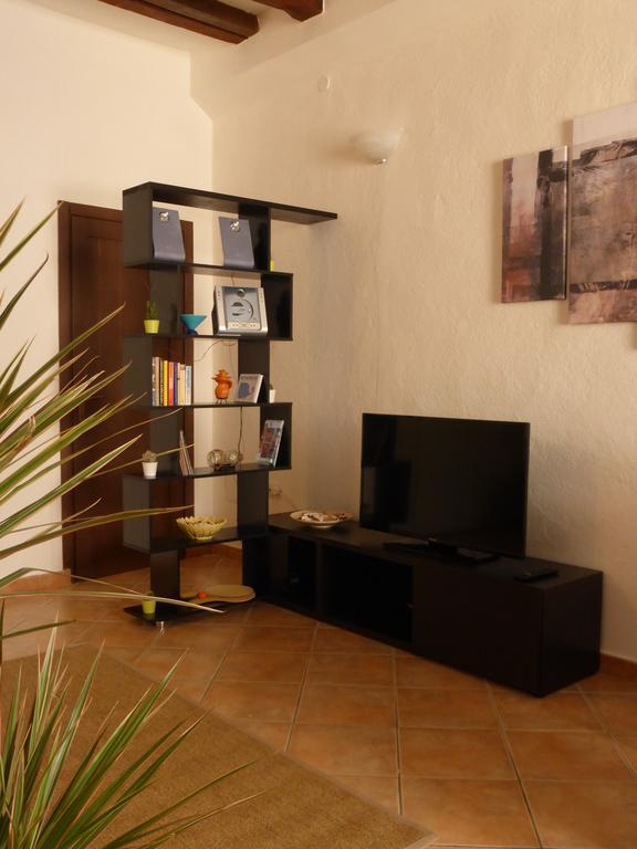 Old Town Apartment Альгеро Экстерьер фото